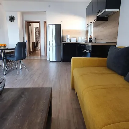Apartment Crni