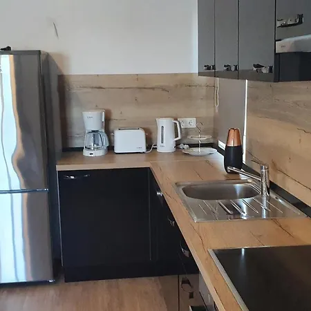 Apartment Crni