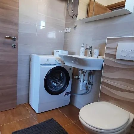 Crni Apartament *